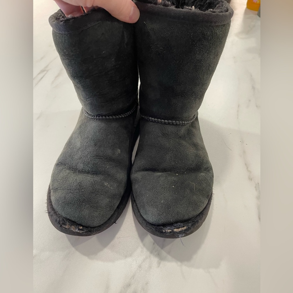 Girls Black UGG’s